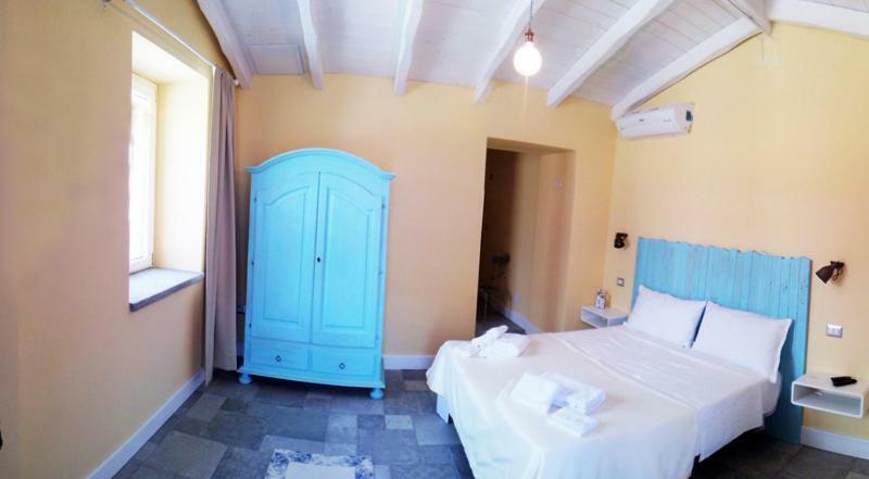 Bed and Breakfast Casale Diletta Castiadas Exterior foto