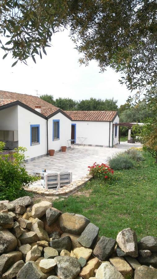 Bed and Breakfast Casale Diletta Castiadas Exterior foto